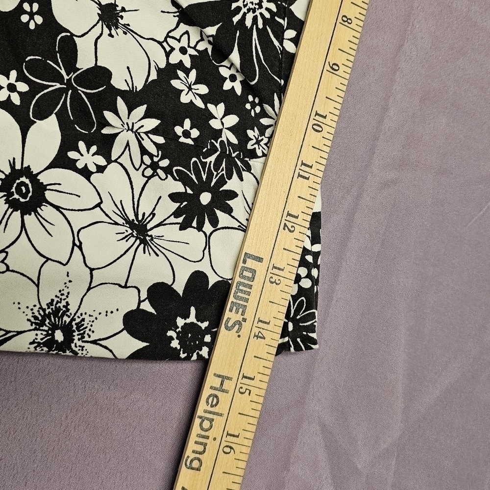 Liz Claiborne Capris sz 8 - Picture 7 of 9